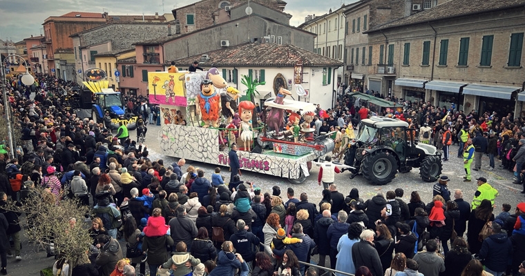 Anna Tatangelo al carnevale di Santarcangelo